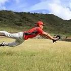Baseball-Spieler Ball zu kontrollieren, zu springen